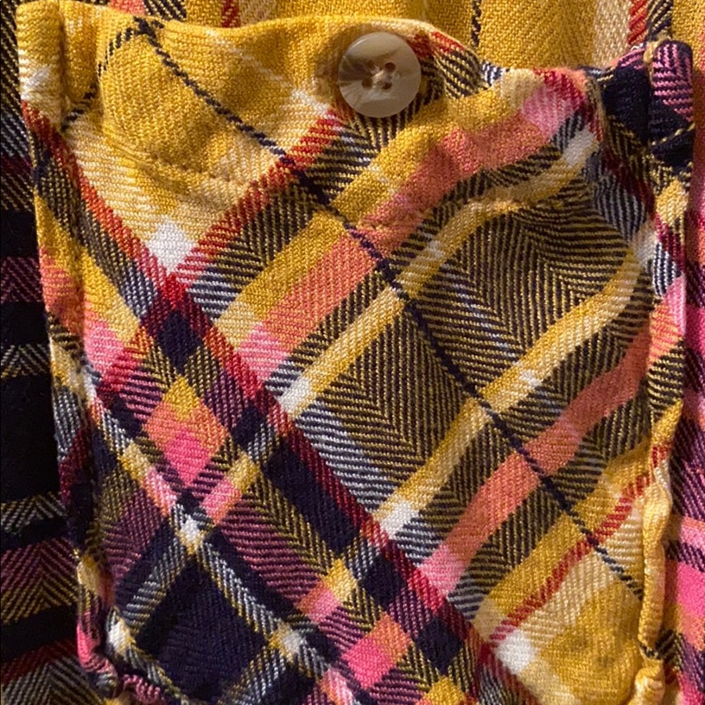 Button up blouse - Picture 2 of 4